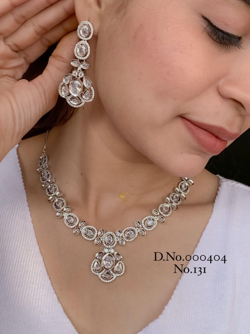 Necklace and Earring Signle Color focus on style and jewelry clear - Image 2